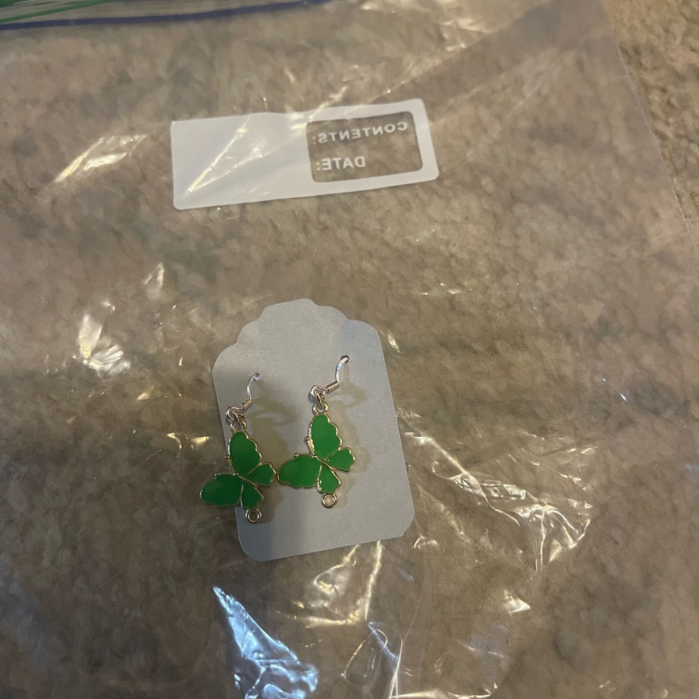 Green Butterfly Earrings 🦋